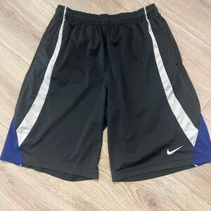 Nike Shorts Youth Medium